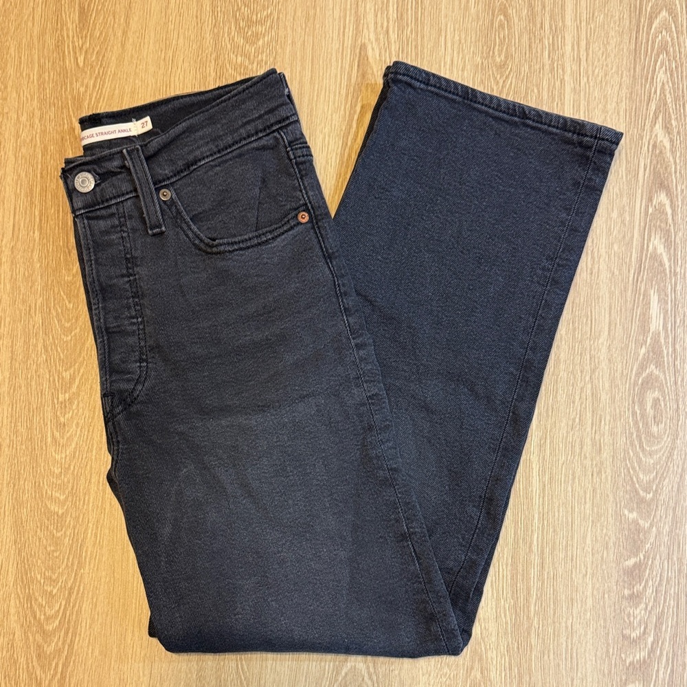 Levi’s Ribcage Straight Button-Fly Jeans